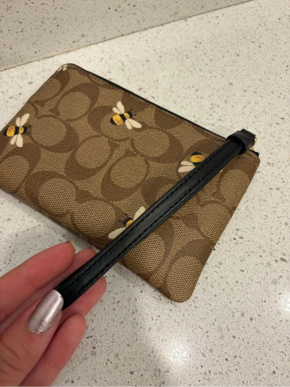 Coach C8674 Women's Wristlet, Small - Beige Signature Canvas With Bee Print EUC